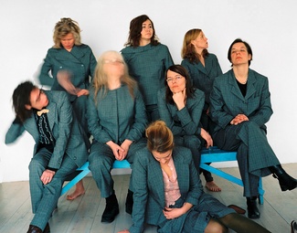 Sy dig en kostym-ett syföreningsprojekt, Studio 44 Sthlm 2003 © Lotte Nilsson-Välimaa och Tarika Lennerbjörk