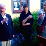 Finissage, champagne till Raine Navins minne på Almgrens sidenväveri 2016. Foto: L. Nilsson-Välimaa © Fiberartsweden
