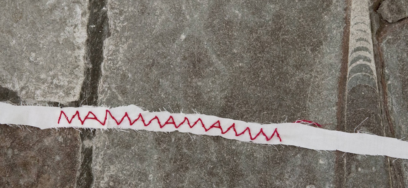 Begränsad gränslöshet, detalj från Svärta kyrka Nyköping 2018, väv och broderi 1392 x 33 cm, c Margareta Danhard